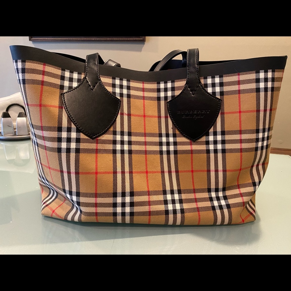 Burberry over the shoulder reversible tote bag